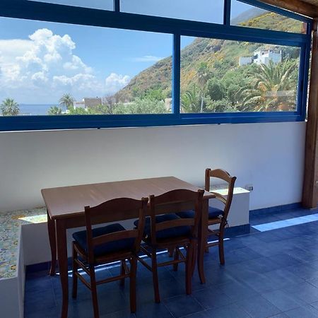 Il Vulcano A Piedi Stromboli Luaran gambar