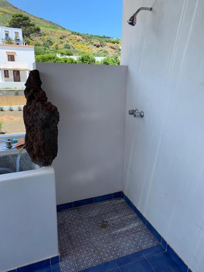 Il Vulcano A Piedi Stromboli Luaran gambar