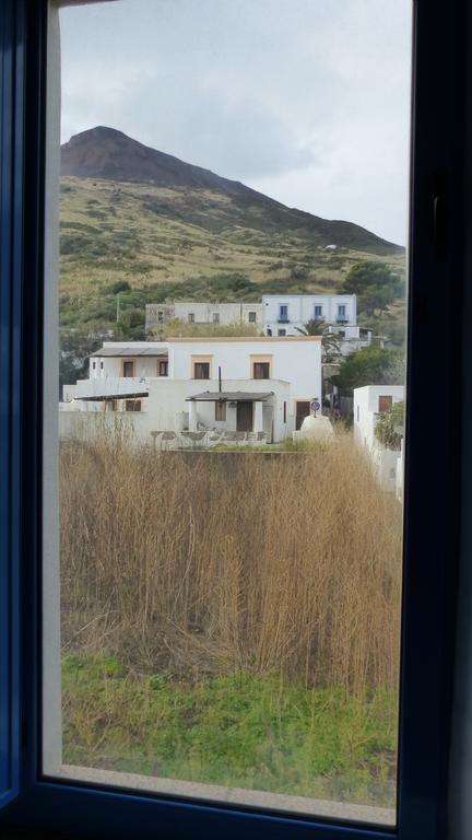Il Vulcano A Piedi Stromboli Luaran gambar